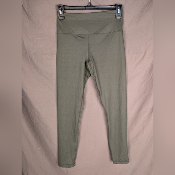 Zyia size 4 leggings in olive green with print - Picture 2 of 6